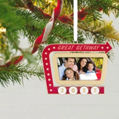 Hallmark Great Getaway 2023 Metal Photo Frame Ornament -Hallmark Store Great Getaway Picture Frame Keepsake Ornament 1999QHX3097 02
