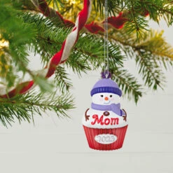 Hallmark Mom Cupcake 2023 Ornament -Hallmark Store Mom Snowman Cupcake 2023 Keepsake Ornament 1399QGO2529 02