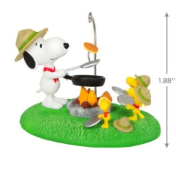 Hallmark The Peanuts® Gang Pancake Pals Ornament -Hallmark Store Snoopy Beagle Scouts Pancake Breakfast Keepsake Ornament 1899QXI7049 03