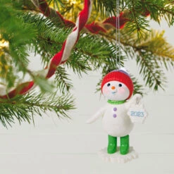 Hallmark Sweet Snowman 2023 Ornament 9 Hallmark Sweet Snowman 2023 Ornament -Hallmark Store Snowman With Snowflake Ornament Keepsake Ornament 3999QGO2777 02