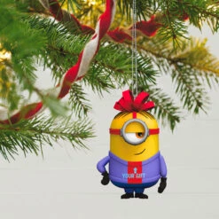 Hallmark Minions The Gift Of Stuart Musical Ornament -Hallmark Store Stuart in Ugly Christmas Sweater Keepsake Ornament 1899QXI7397 02