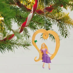 Hallmark Disney Tangled Rapunzel's Heart Of Gold Ornament -Hallmark Store Tangled Rapunzel and Pascal Keepsake Ornament 1899QXD6557 02